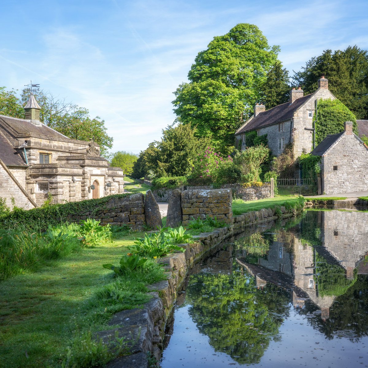 If you've never been to the wonderful #peakdistrict village of Tissington, now's the time to go! The annual Well Dressing Festival is currently in full swing, a tradition dating back to the 1300s, and the duck pond is looking pretty darned special too.