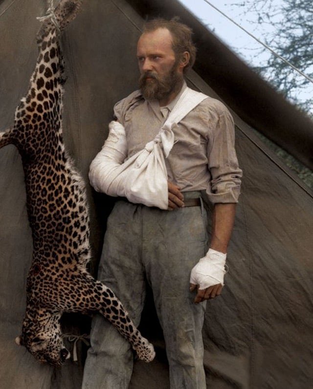 In 1896, American taxidermist Carl Akeley was attacked by a leopard while on a visit to Africa and killed it with his bare hands by ramming his hand down the leopard's throat and choking it to death.