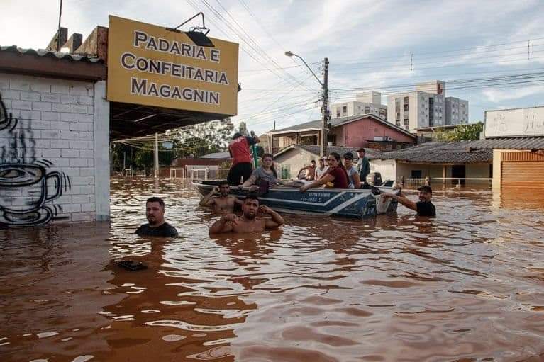 🇺🇾 | 🇦🇷 | Cientos de evacuados y miles de desplazados después de las inundaciones en Salto y Concordia, tras las fuertes crecidas del Río Uruguay, #Uruguay y #Argentina. (Mayo 12, 2024). #Massive #Flooding #Rain #Climagram Medios Locales ✓.