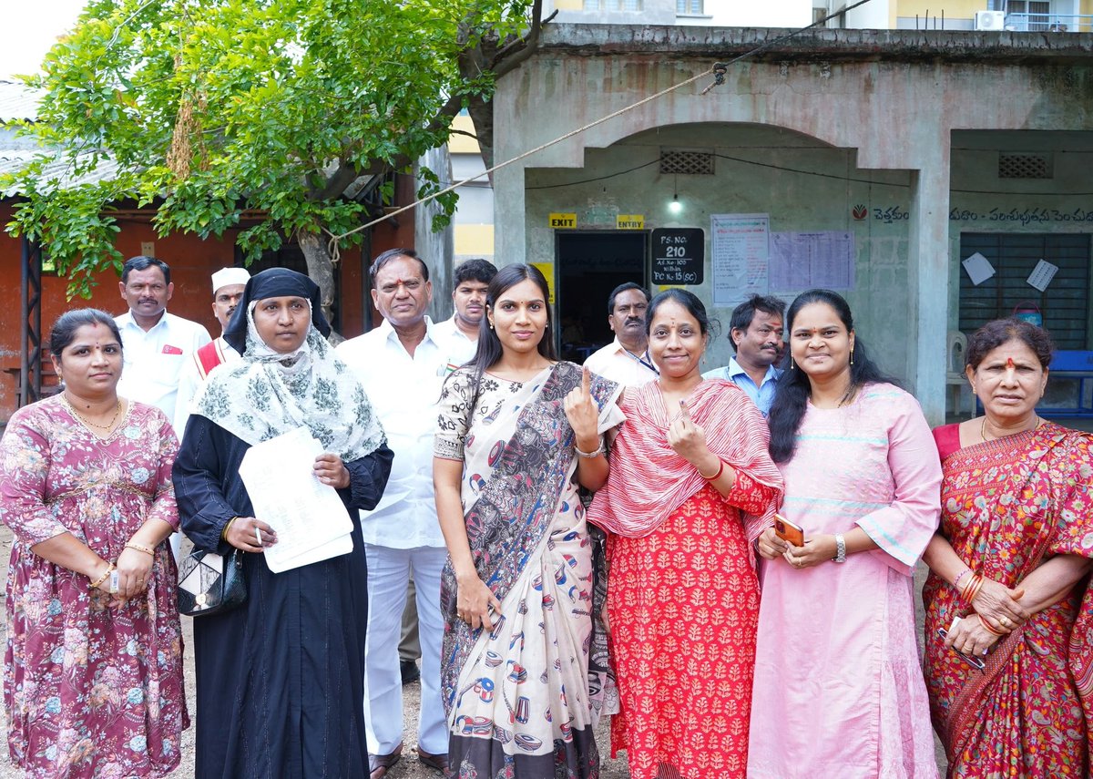 Warangal! It's poll day today. We appeal to every voter of 15 - Warangal Parliament Constituency to come cast their vote today before 6pm. #GoVote #IVoteForSure @ECISVEEP @CEO_Telangana