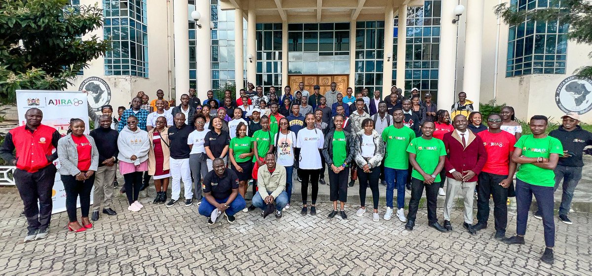 CAYECKAMUKUNJI's tweet image. Nairobi Region online workers meetup at Africa Nazarene University was a success.The  online workers shared their experience working online, expanded their network and shared their impact stories of the Ajira Program. 
#Thefutureworksonline
#AjiraDigitalProgram