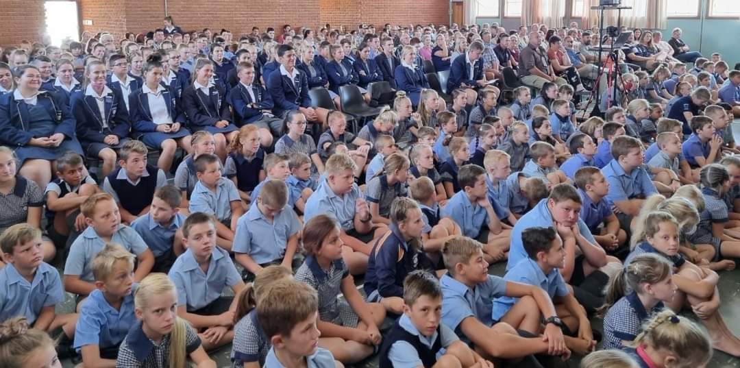 jvmajorian's tweet photo. A school in Orania, South Africa vs. a school in Britain. Which would you rather have your child attend? https://t.co/4qlS3EVMx1