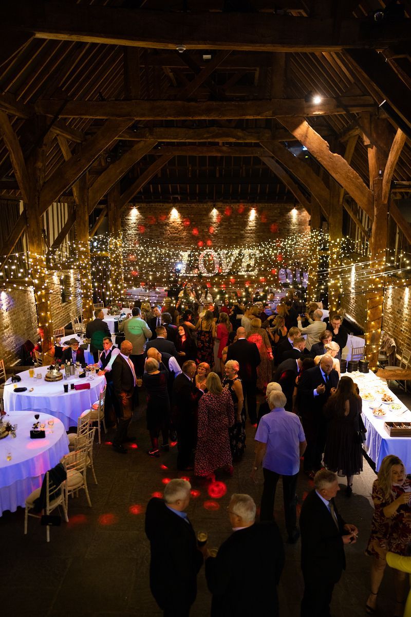 When your wedding party is in full swing 🕺🏻💃🏻

To find out more about any element of your wedding day with us or to have a look around please do just get in touch with us ❤️

☎️  01634222244

📲 buff.ly/3Uc9Il9