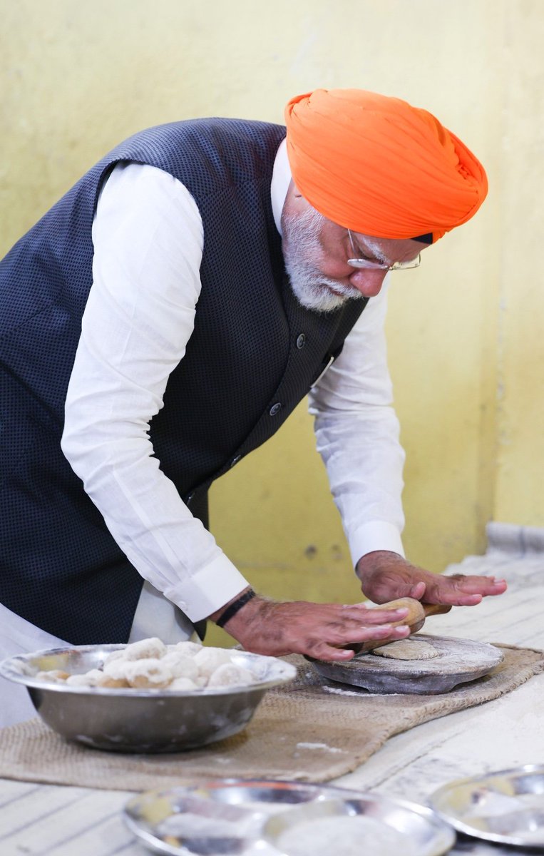 Narendra Modi tweet media