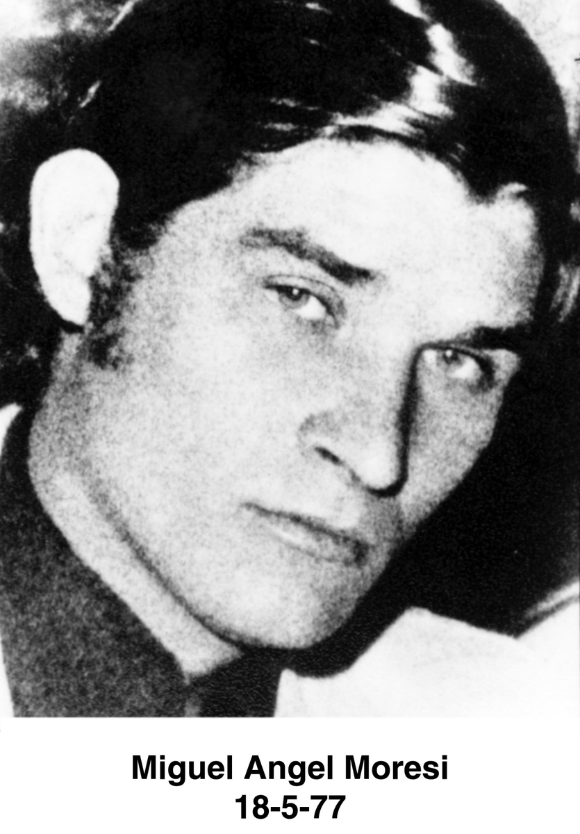 Studente di Architettura, #MiguelAngelMorei venne sequestrato a #VillaDelina, in provincia di #BuenosAires, il #18maggio 1977 da un commando dell'esercito argentino.Aveva 30 anni.
Non si hanno testimonianze riguardo ad un suo passaggio presso un #CCD.
Scomparso.
