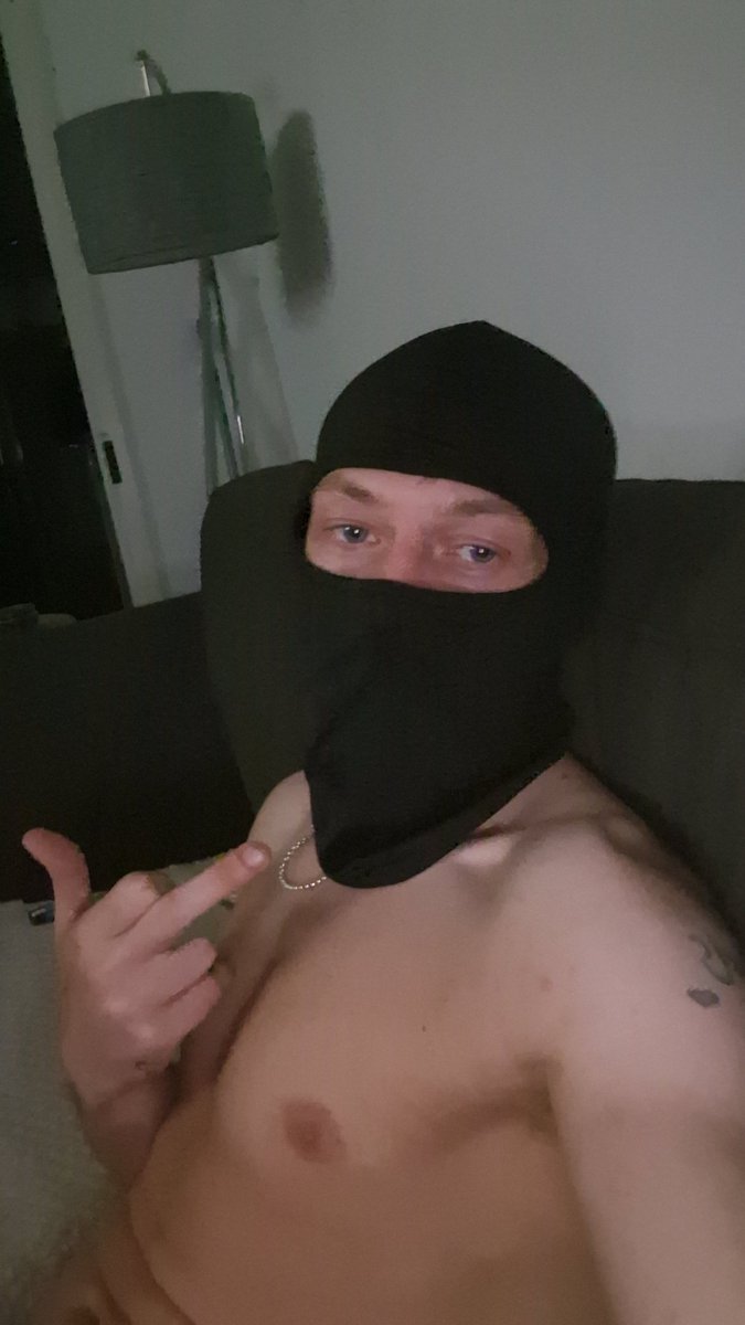 scallychavv96's tweet photo. Come get on your knees and worship your boss 🙌 🍆😈💦👟

RT if you'd serve 😈😈

#chav #scallylad #dom #findom #master @findominfluence https://t.co/hMeb9GV0Wj