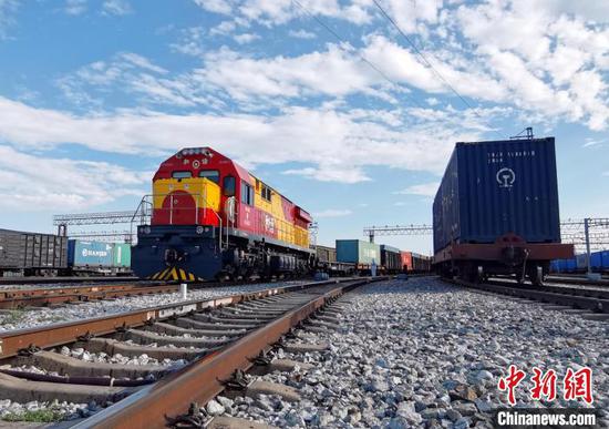 In the January to April period, the number of operated China-Europe freight trains reached 6,184, according to the release of China Railway Group. These trains have handled 675,000 twenty-foot equivalent units (TEUs). As of the end of April,over 89,000 operated China-Europe…