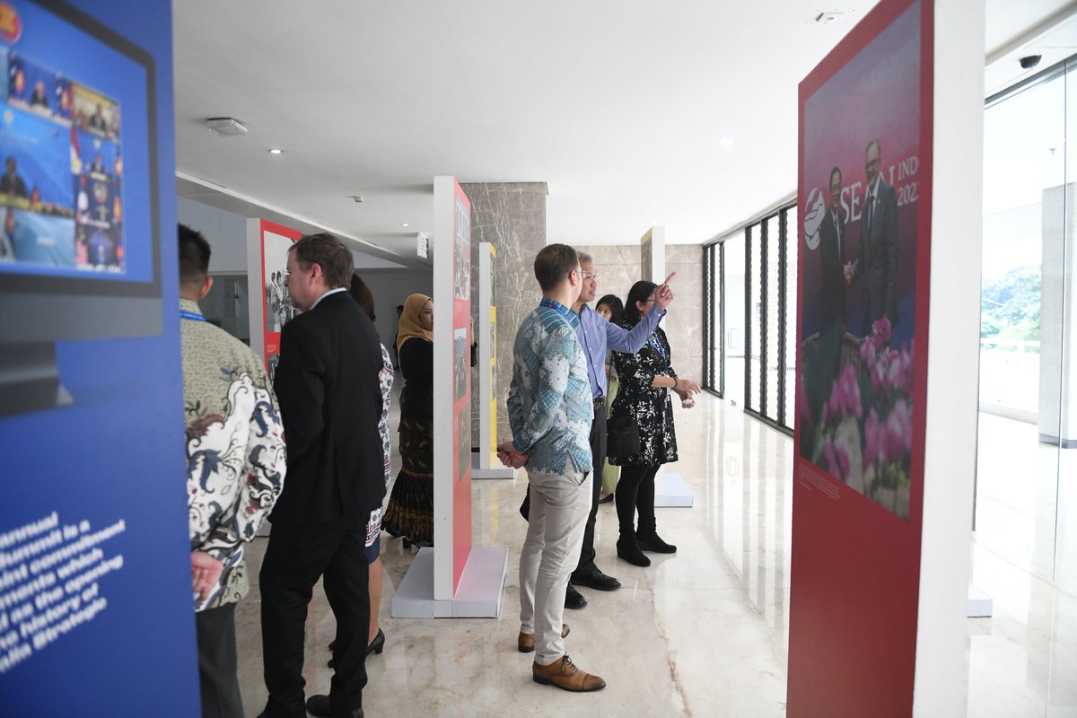 Our @ASEAN-🇦🇺 photo exhibition captures just some of the many highlights in fifty years of cooperation! From becoming #ASEAN's 1st Dialogue Partner to now Comprehensive Strategic Partners - make sure to check out the story of our relationship at the @ASEAN Secretariat 📸