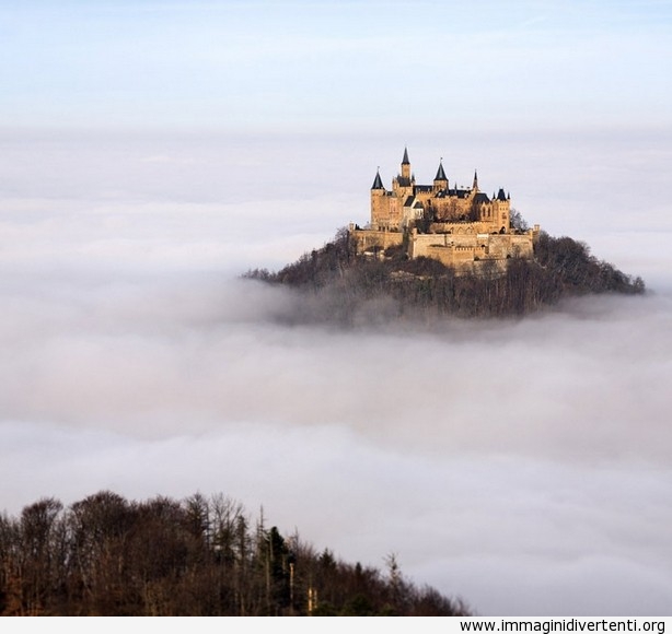 Non ci sono regole di architettura per un castello tra le nuvole. 🖊️GK Chesterton 📸 dal web #MiscuglioDiPensieri