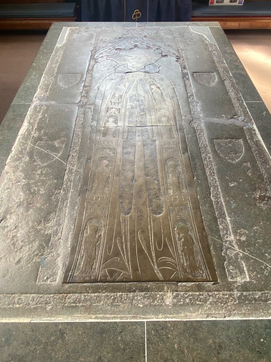 John Prophet (1356–1416) was a Secretary to King Henry IV, Keeper of the Privy Seal and Dean of Hereford and York. On his death in 1416 he was buried in the parish church at Ringwood, #Hampshire of which he had been rector -a monumental brass marking his grave.
#MedievalMonday