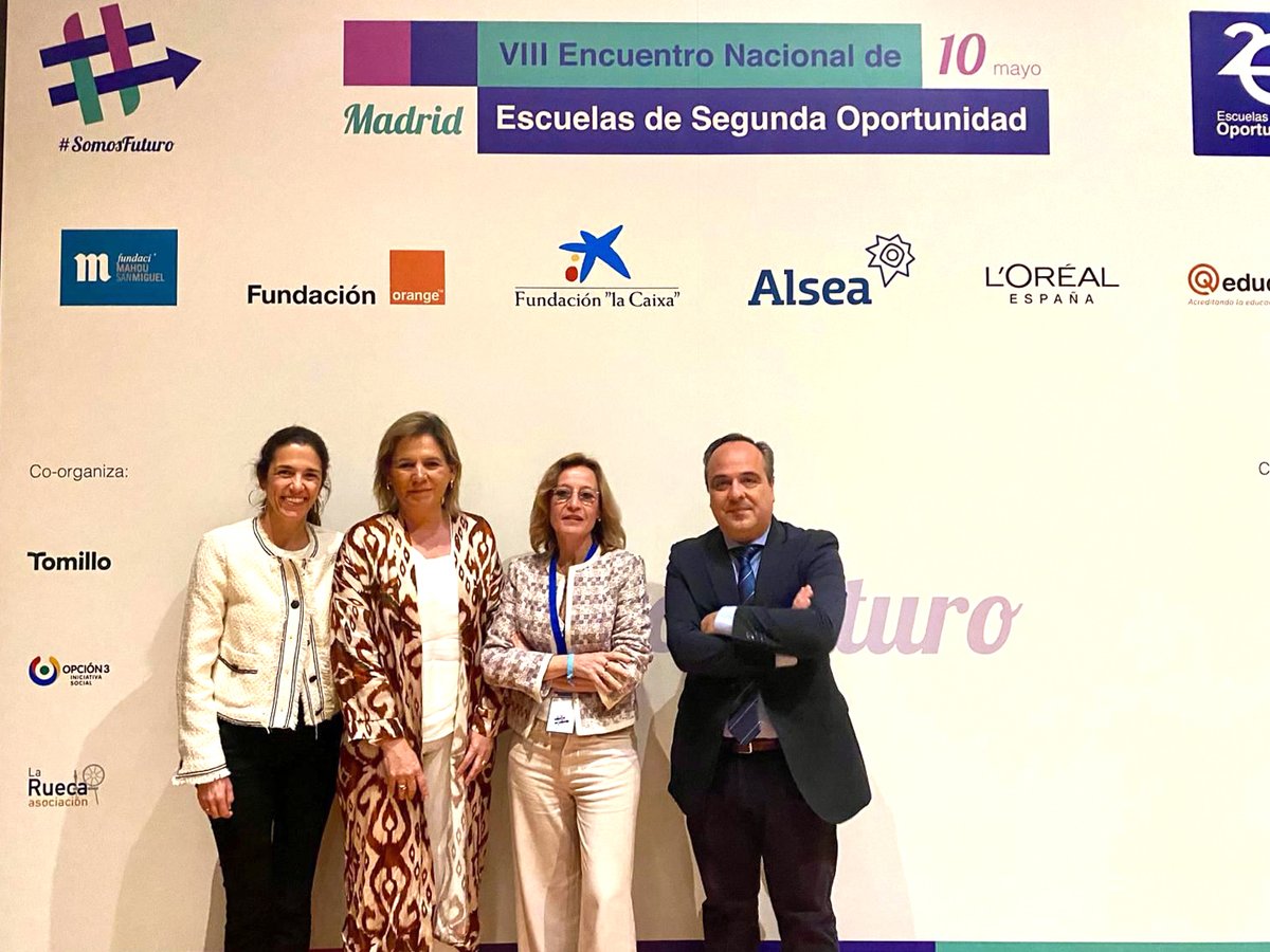 Gracias Celia Derecho, Secretaria General #SEXPE @extremtrabaja, y María José Nevado, Directora General de Formación para el Empleo @econoempleoEXT por acompañarnos en el VIII Encuentro Nacional de #E2O ¡Seguimos soñando el futuro de Extremadura! #SomosFuturo
