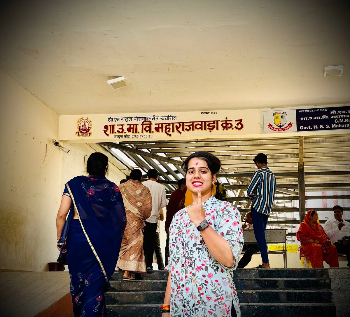 National Secretary @ishaliniverma casts her Vote in the ongoing festival of democracy. Let's join hands in prioritising our nation's interests by casting our vote responsibly. #NationFirstVotingMust #ABVP #LokSabhaElections2024 🗳️
