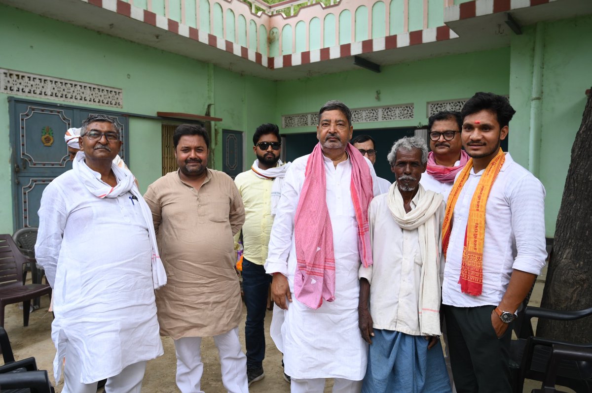 apkavirendra's tweet image. 76-चंदौली लोकसभा के शिवपुर विधानसभा में जनसम्पर्क किया। शिवपुर विधानसभा के डुबकियां, बर्थरा कलां, सिरिस्ती, अमौली, छितौनी, जाल्हूपुर, पतेरवाँ में डोर टू डोर जनसम्पर्क किया एवं लोगों से 1 जून को समाजवादी पार्टी के पक्ष में भारी मतदान करने की अपील की। यह मतदान चंदौली लोकसभा के…