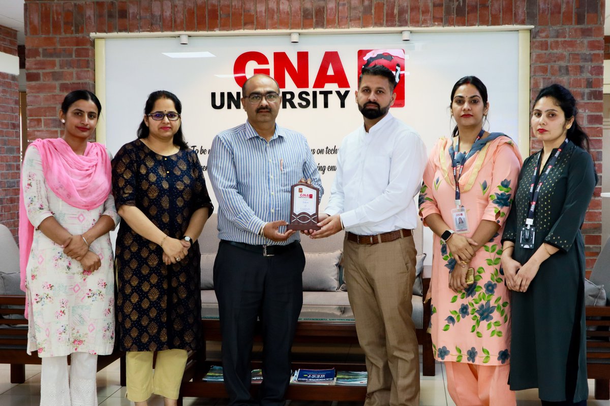 GnaUniversity's tweet image. An exhilarating PC Assembly and Troubleshooting Workshop, where students unravel the mysteries behind the machines that power our digital world!

#gna #university #computationalsciences #technology #workshop #students #digitalworld #machines #hardware #system