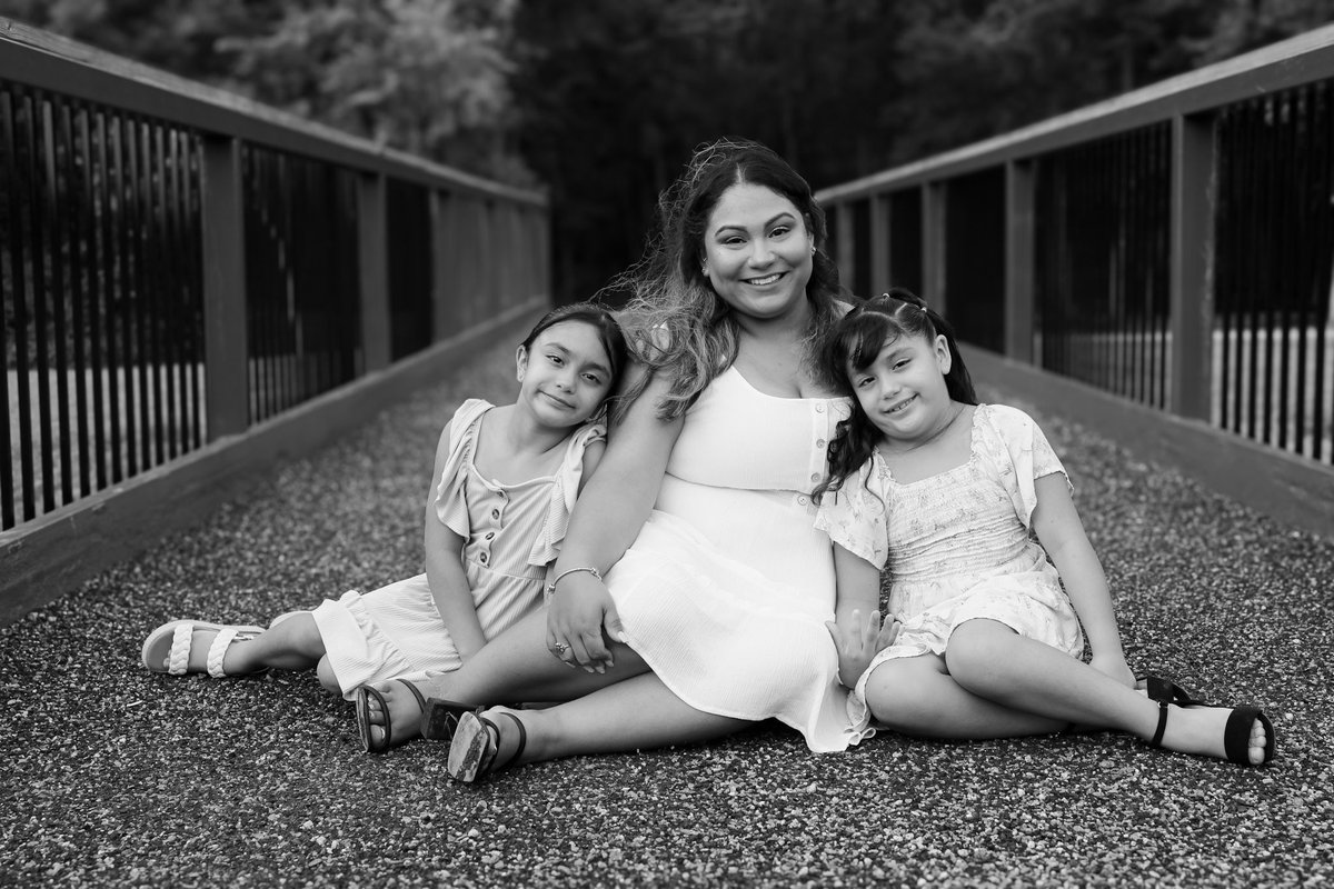 Mother’s Day Mini Session 💐🩷 #houstonphotographer #canon #canonphotography #HappyMothersDay #MothersDay #mothersdaysession #minisession #photoshoot #mothersdayphotoshoot