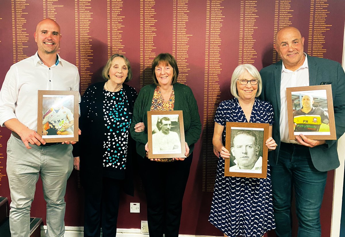 The four latest Legends inducted into the Batley RLFC Hall of Fame 💥 Craig Lingard 💥 Fred Fozzard 💥 Frank Gallagher 💥 Paul Harrison @Batleyheritage Certificates were presented to all at a recent dinner. Thank you for your outstanding service to our club and our sport 🏉