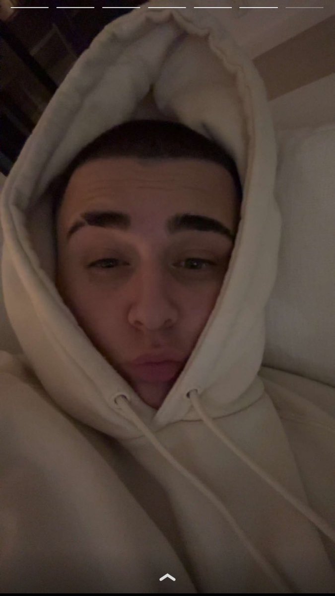 Frauduleht's tweet image. Nigga think he sexy😂😂