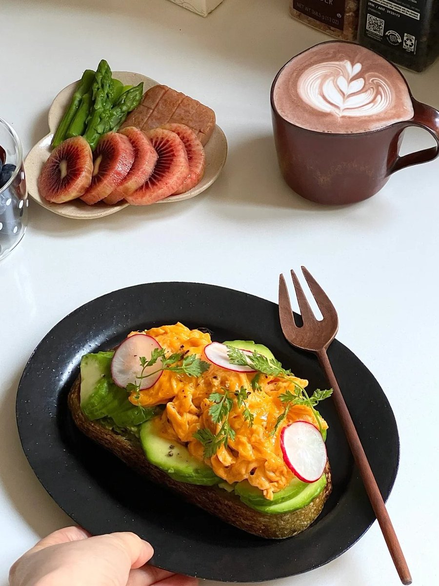 ChinSegundo's tweet image. 今早陽光☀️又回來啦/每次在陽光下做午餐心情就很好呀/