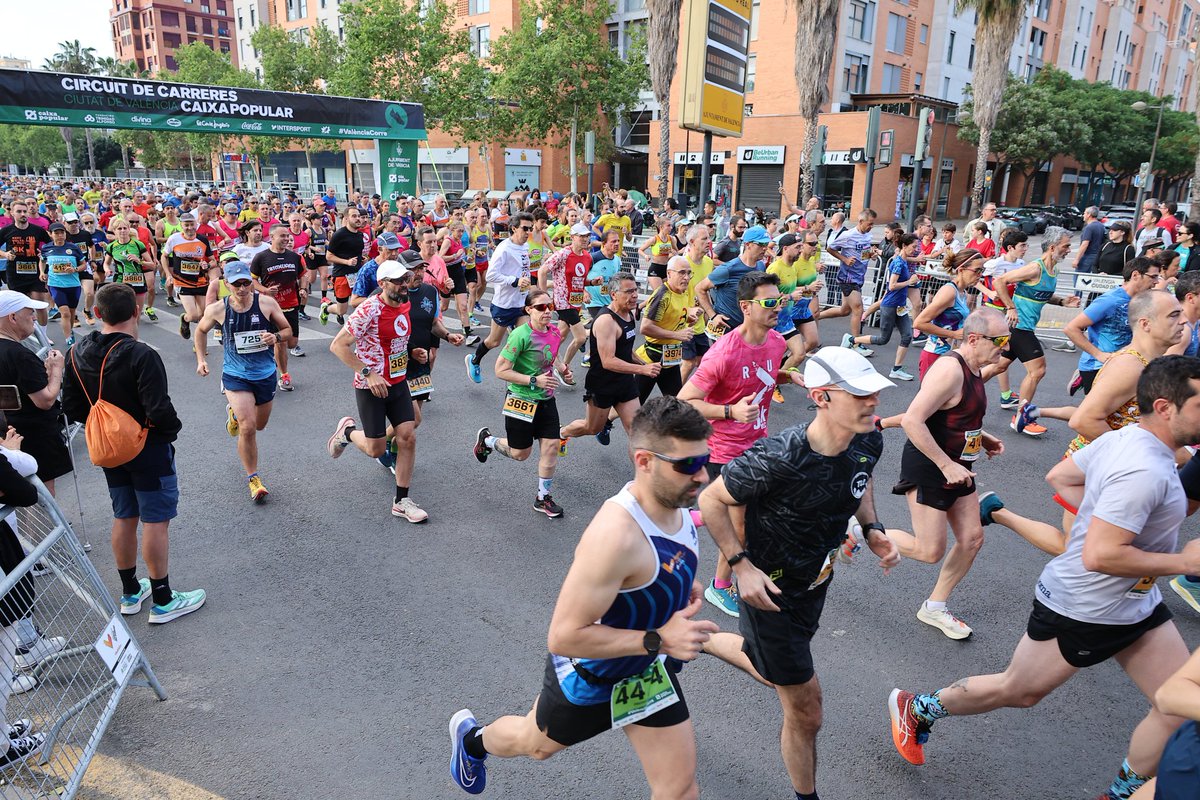 👀Si participaste en 9⃣ Carrera José Antonio Redolat, puedes buscar tu marca en: t.ly/UpRyC 📸Además, podéis buscaros en nuestra galería de imágenes, publicadas en el perfil de Facebook del #CircuitCaixaPopular. 🤫Un secreto: salís muy 😊🥰