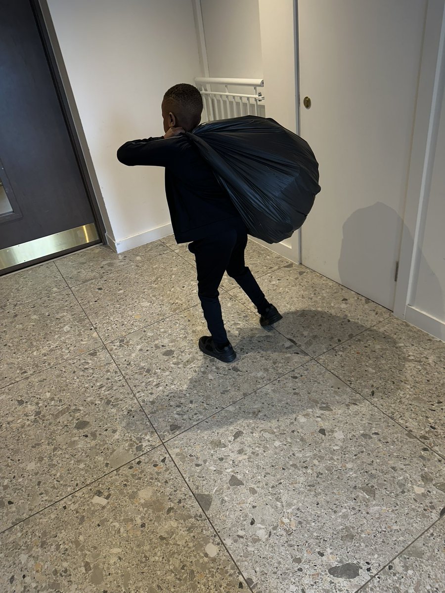 the_veit's tweet photo. He was even such a gentleman taking trash out for the ladies @MayfieldOldham https://t.co/51BETszDVD