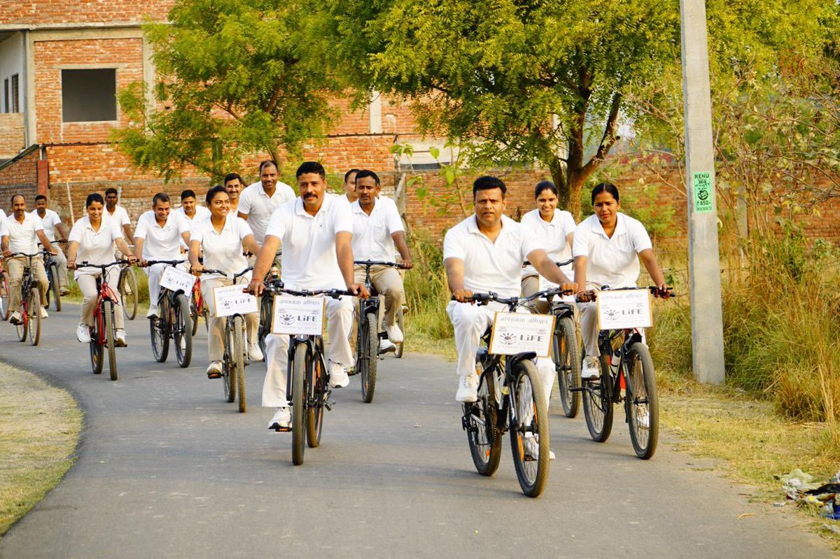 An awareness campaign by cycle rally with  spreading the message of life and health for all was  organized for a brighter and healthier future! #CycleForLife #merilife