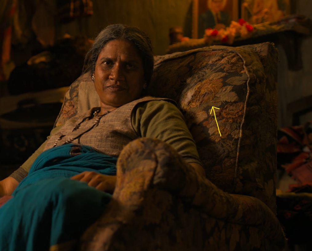 In #LaapataaLadies Phool (@nitanshi_goel) doesn't remember the name of Deepak's village, Surajmukhi (Sunflower). And if you see the details, how subtly the hints of the same flower have been given throughout the movie🥹simple but WOW @raodyness | @NetflixIndia | @AKPPL_Official