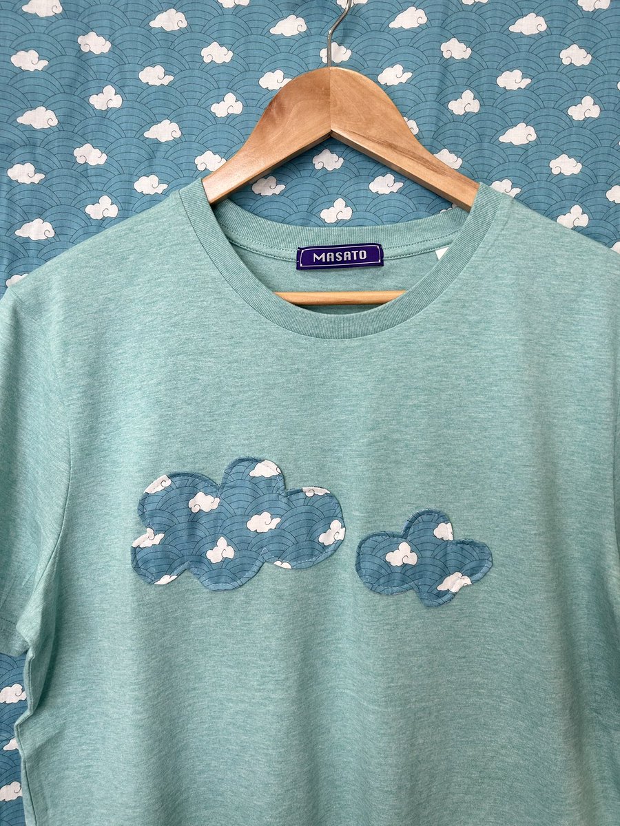 masato_jones's tweet image. Cloud bespoke tshirt 

It is created from pattern cut of cloud print Japanese fabric cut into clouds then quilted and stitched strategically onto an organic cotton Tshirt 

Very limited tshirt 

masato.co.uk #clouds #Cloudverse #shopindie #bespoke #beunique
