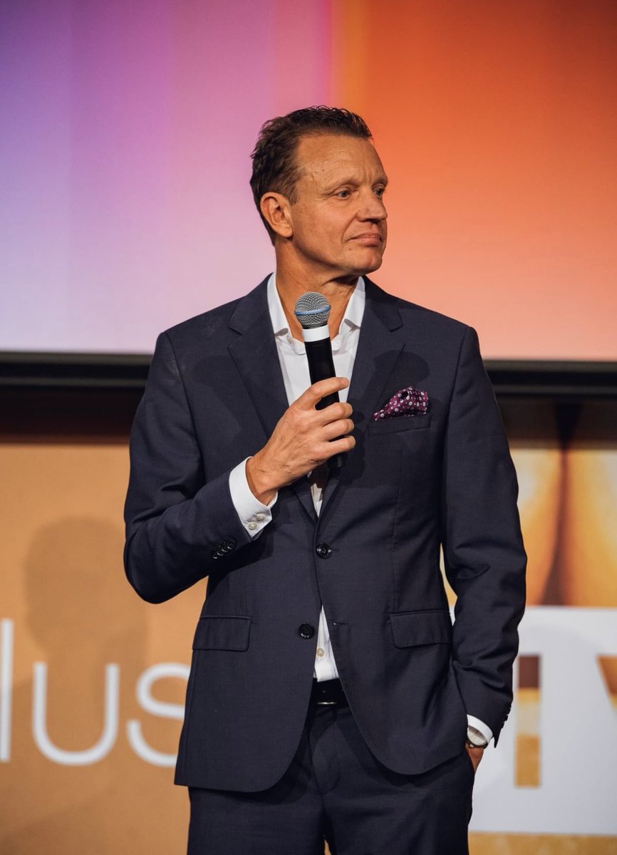 simonbowlerSB's tweet photo. Celebrating 34 glorious years today serving the Juice Plus+ Company.
Proud to call it my home ❤️🙏 #Anniversary #juiceplus #grateful https://t.co/gsfL6GejkJ
