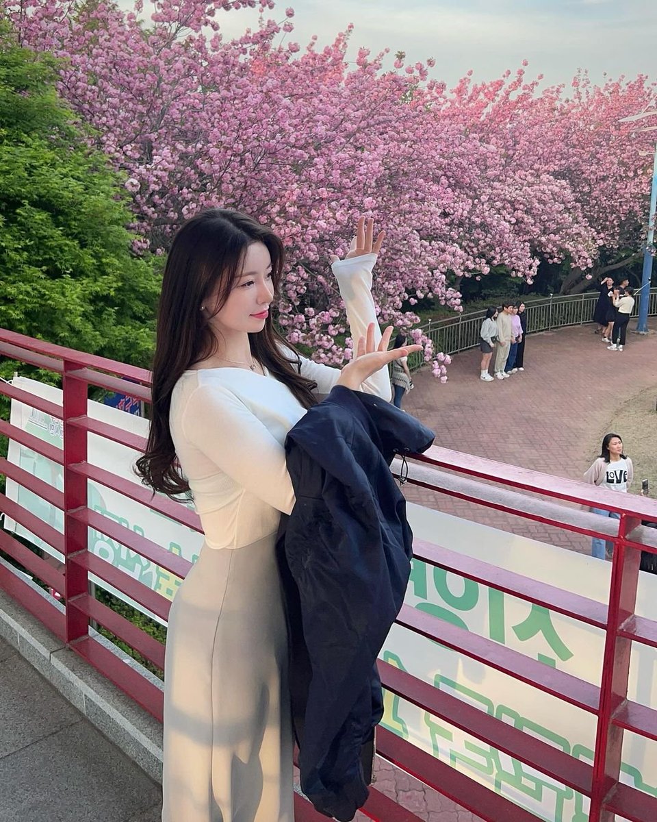 awpemre's tweet photo. 오늘 진주 진양호에 이렇게 왕팝콘이 팡팡📷📷이번주 꼭 가보세용 전망대 올라가서 보니까 막 찍어도 넘 이뻣어용📷 #진주가볼만한곳 #진양호🥰🥰🥰 https://t.co/URrtKoUWYD