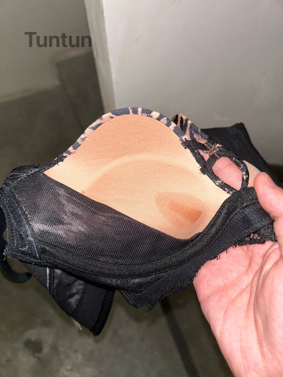 TIGRISSO's tweet photo. 爱不释手的一款内���，好香好色，好想顺的一个内衣。射完挂回，太想顺了😭😭 https://t.co/7r0dewdneX