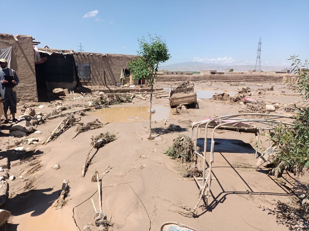 UNHCR is saddened by reports of loss of lives and damage caused by flash floods in Northern Afghanistan. More than 150 people have died, 250 plus are injured, and nearly 7000 houses have been destroyed. With partners, we're sending aid to those most affected ©WAW/Fazal Wahab Aman