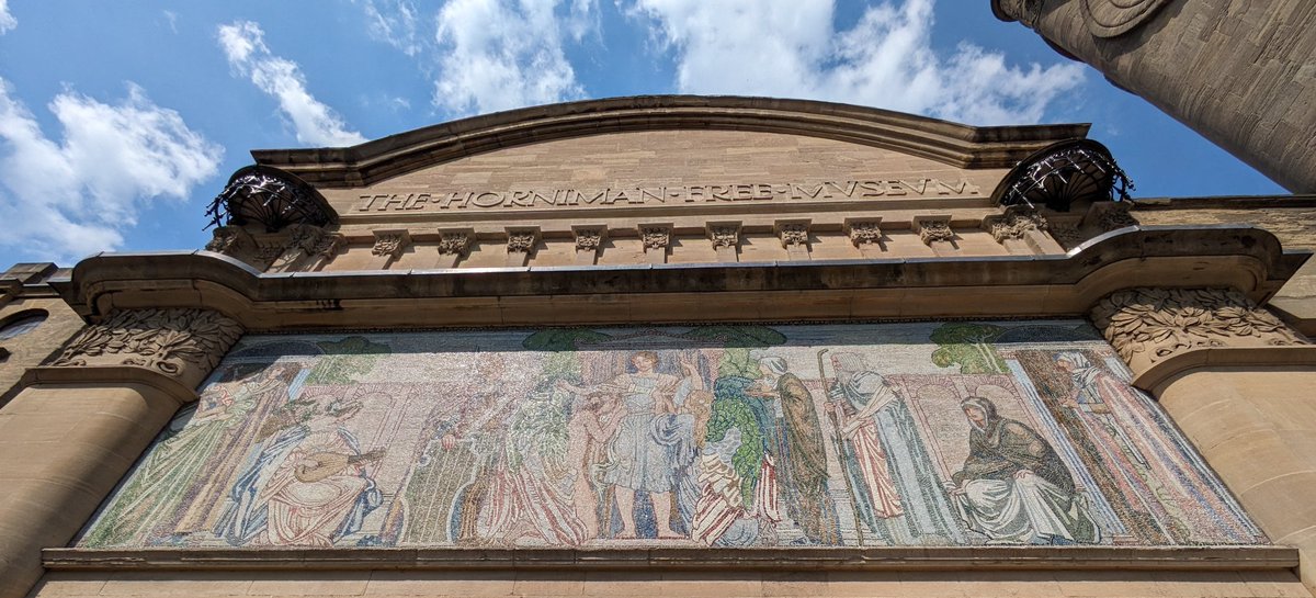 For #MosaicMonday the Victorian frontage of the Horniman Museum. Entitled 'Humanity in the House of Circumstance' it contains over 17,000 tiles and is 10ft  high x 32ft wide🤗