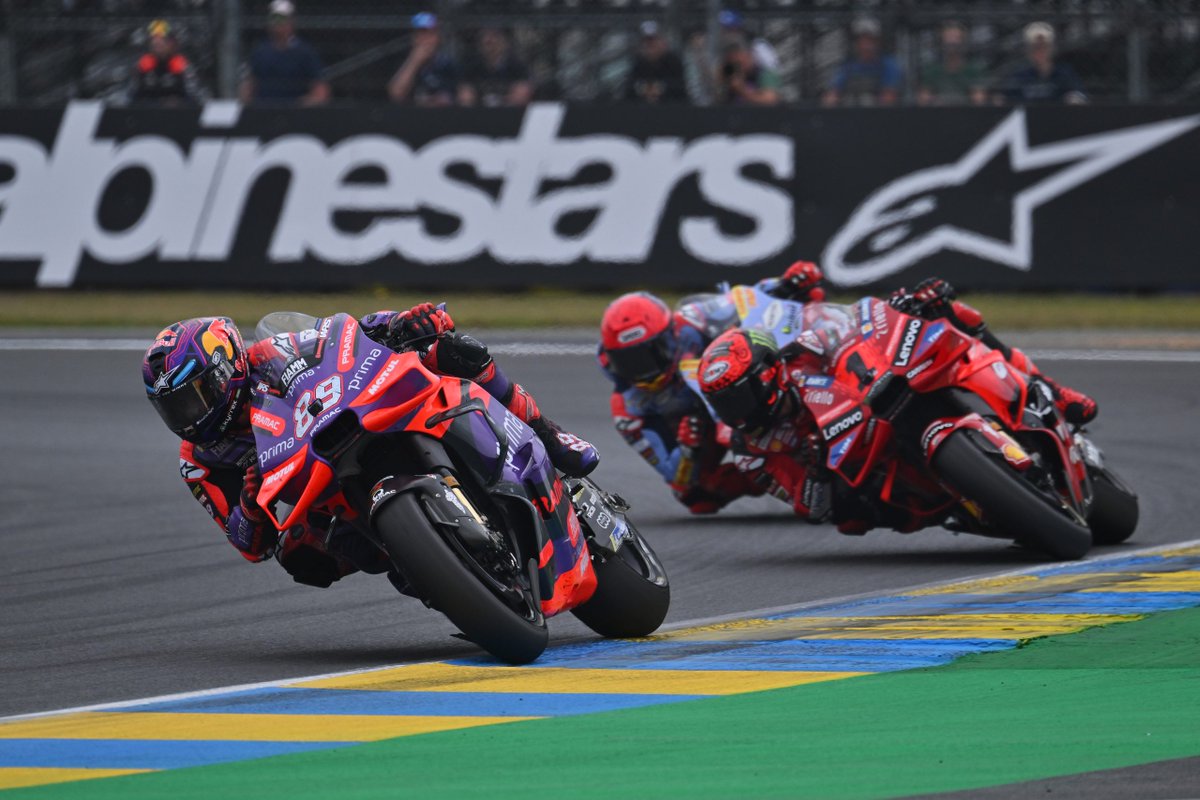 Oxley Bom French MotoGP pod! Another thriller of a grand prix and now there are three Marc Marquezs in MotoGP! Who are they? And which will get a 2025 factory Ducati ride? Peter and I disagree who will be Dall'Igna's Chosen One. Enjoy 😎😎✊✊ oxleybom.buzzsprout.com/2181509/150550…