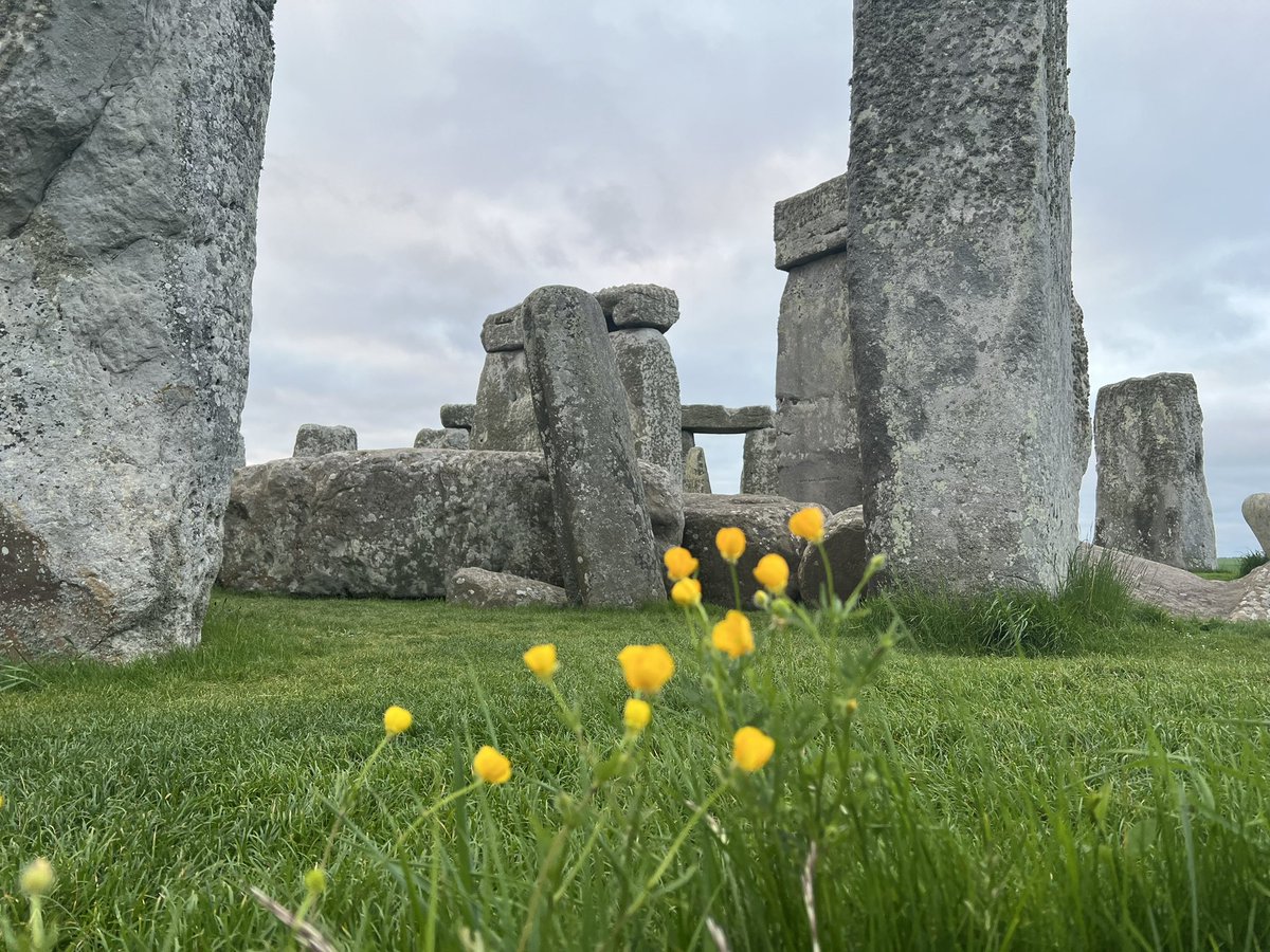 Sunrise at Stonehenge today (13th May) was at 5.18am, sunset is at 8.48pm 🌥️