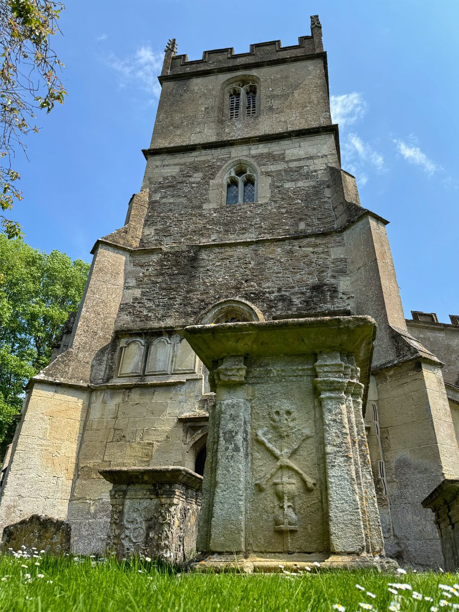 A splendid day for exploration yesterday, we got to a few excellent places in deep Wiltshire including a diversion to Holy Cross, Seend, which we spotted perched loftily atop a hill nestled between some impressive country houses - it didn’t disappoint #MementoMoriMonday