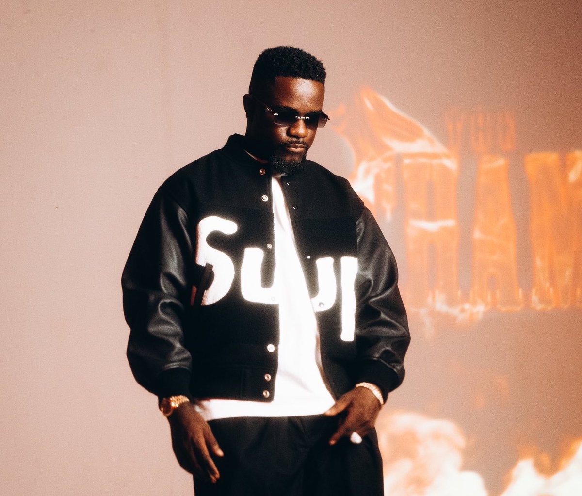 In the dominance of Afrobeat rapper sarkodie still rules, you don’t wanna touch him. Still #BRAG , stream here 👇

youtu.be/CO2l8ekPH2Y?si… 

and anticipate #TheChampionShipTape is coming!