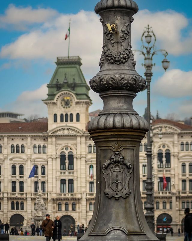 Buongiorno Trieste! Giornata un po' grigia oggi, ma tornerà presto il sole 😉 📸 instagram.com/ale_ta85