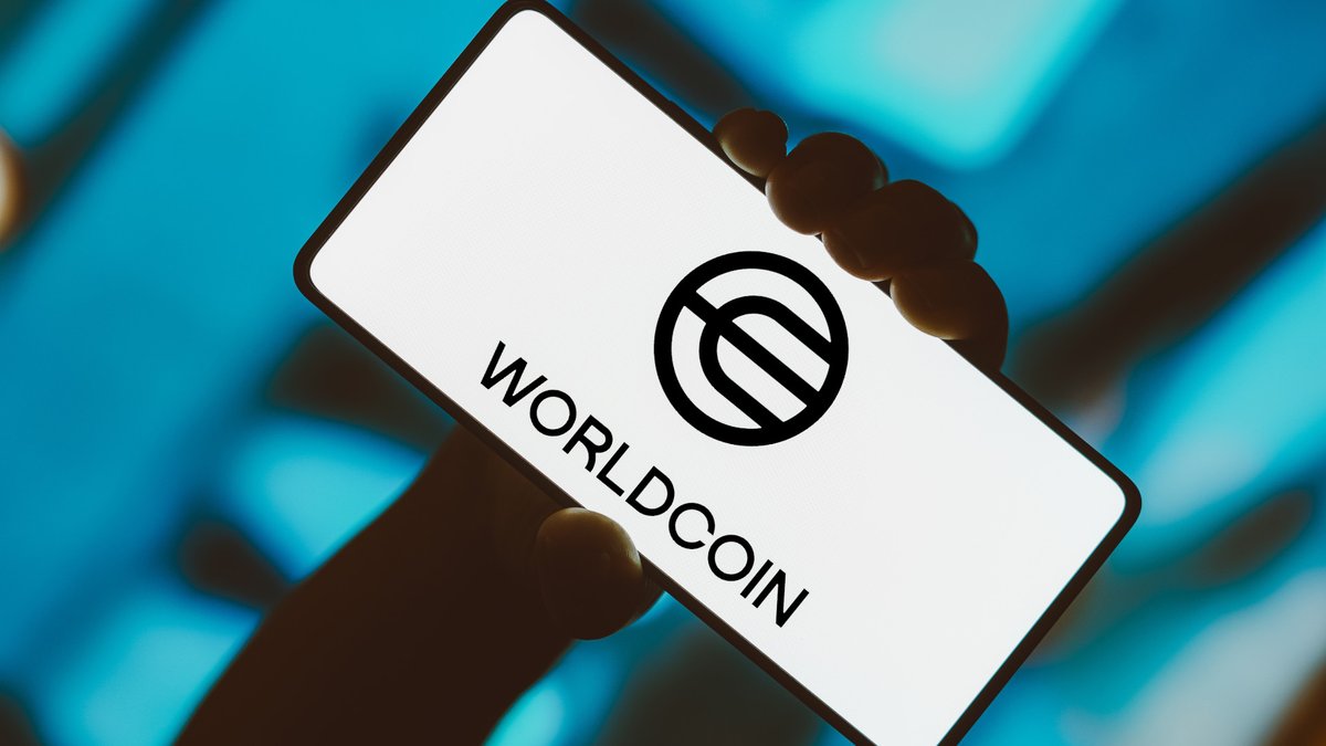 🚀🌍 #Worldcoin poised for a massive 45% leap ahead of OpenAI's stream this Monday! Hovering at $5.62 after a tough drop, WLD's resilience shines with a solid double bottom at $4.22. Eyes on $8.55 as indicators flash green! 📈 Will it soar or sink? #CryptoBuzz #MarketWatch…