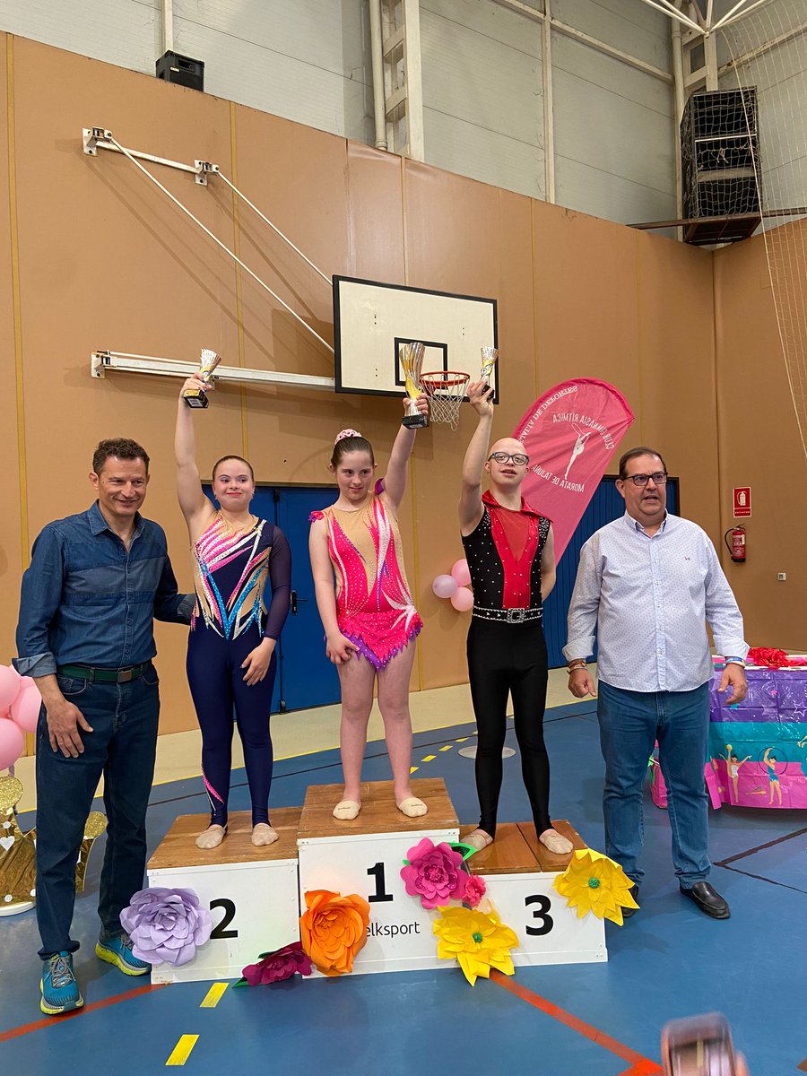 DOWNTOLEDO's tweet photo. Campeonato del equipo de gimnasia rítmica este fin de semana en Morata de Tajuña.
Volvemos a casa con dos bronces, una plata, un oro y varios trofeos.
#deporte #gimnasiarítmica #rítmica #inclusión #competición #adaptada #oportunidad #deportistas #DownToledo https://t.co/kCMnIPD3hC