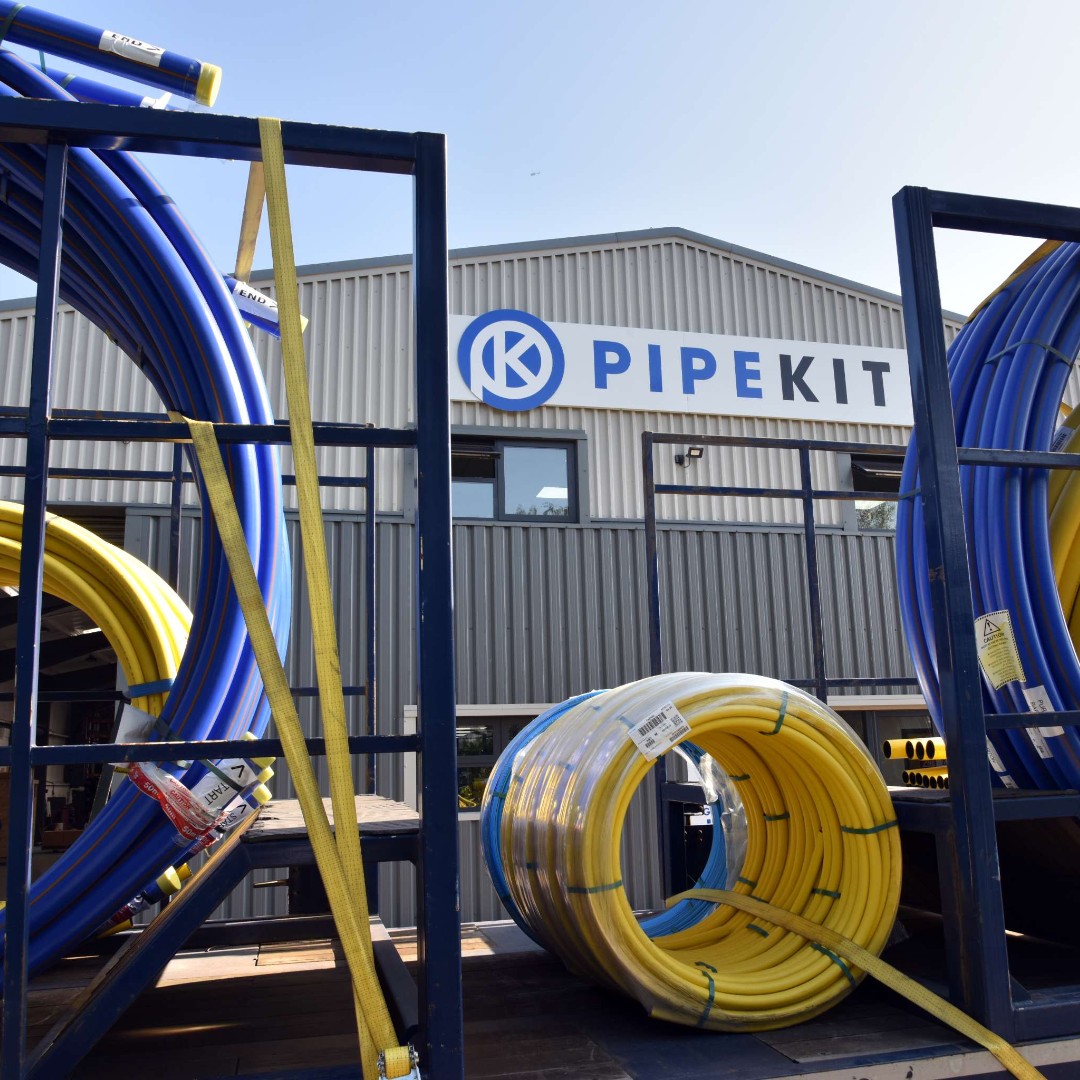 Deliveries to @pipekit HQ from @radius with new stock of MDPE blue pipe, coils and PE80 Yellow Gas pipe. We can supply Radius pipe in a range of diameters for all your drainage requirements. 💻Order online from ow.ly/Htwu50RzjmO #pipekit #radius