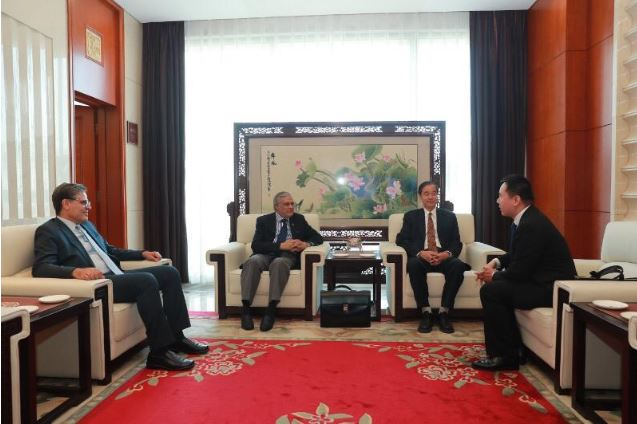 APPChineseNews's tweet photo. 副总理达尔来华共同主持中巴外长战略对话 DPM Dar in China to co-chair Pak-China FMs’ Strategic Dialogue
https://t.co/M3QI6EMnxf via @APPChineseNews @GovtofPakistan @PakPMO @ForeignOfficePk @PakinChina_ @PakAmbChina @MoIB_Official @AmbNong @CathayPak @zhang_heqing https://t.co/Pi1zwWLfYN