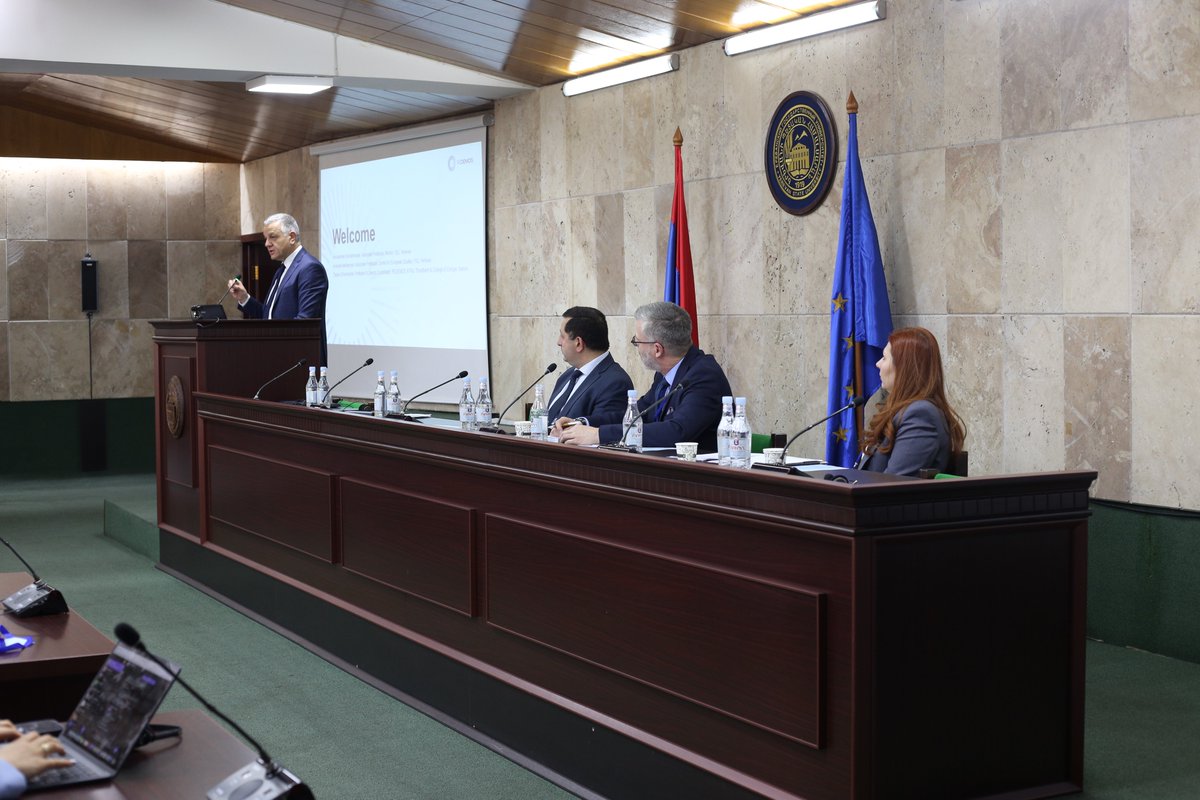 🔴 𝗟𝗜𝗩𝗘 𝗳𝗿𝗼𝗺 𝗼𝘂𝗿 𝗣𝘂𝗯𝗹𝗶𝗰 𝗦𝘁𝗮𝗸𝗲𝗵𝗼𝗹𝗱𝗲𝗿𝘀 𝗖𝗼𝗻𝗳𝗲𝗿𝗲𝗻𝗰𝗲 𝗶𝗻 @YSU_official: Keynote speech by H.E. Amb. Vassilis Maragos @EUAmbArmenia, Head of EU Delegation to Armenia, Yerevan. #REDEMOS_eu