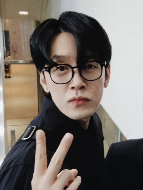 못참겟다 주둥이돌진