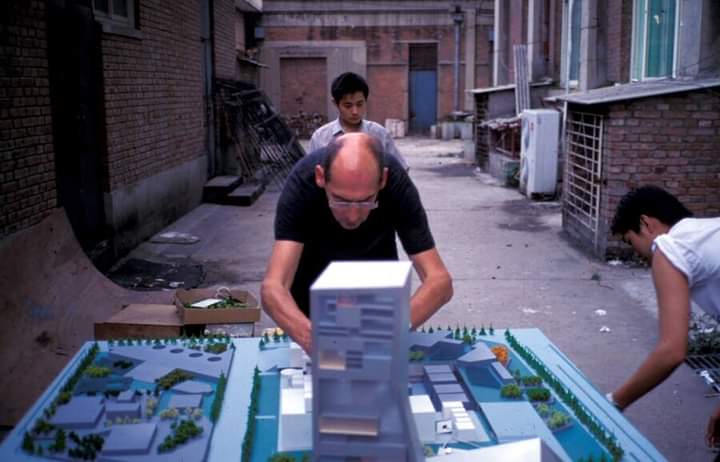 Rem... at work...
#architecture #arquitectura #ARCHITECTURALMODEL #model #maqueta #RemKoolhaas #Koolhaas