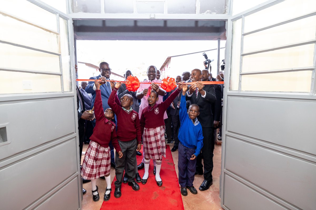 President William Ruto officially opens the 22-classroom Lenana School Primary that will initially accommodate more than 1,500 children.