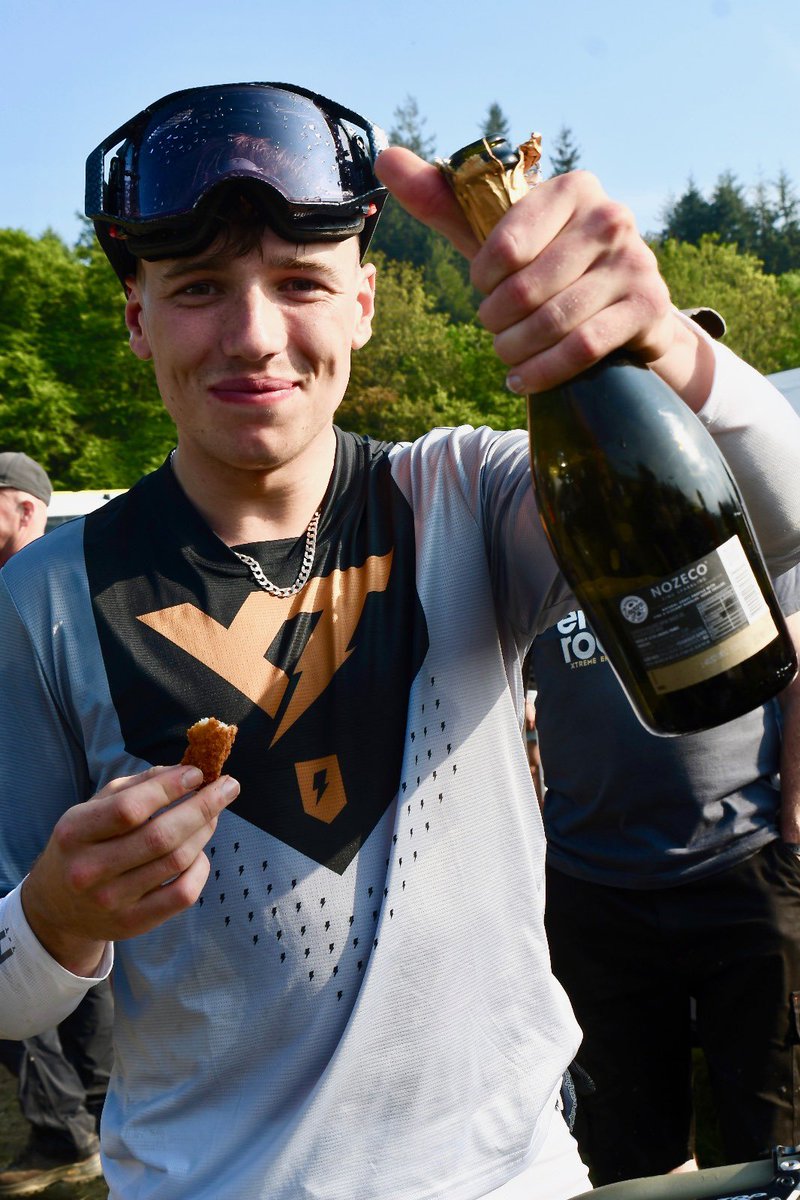 𝐃𝐨𝐰𝐧𝐡𝐢𝐥𝐥 𝐍𝐚𝐭𝐢𝐨𝐧𝐚𝐥 𝐒𝐞𝐫𝐢𝐞𝐬 𝐑𝐨𝐮𝐧𝐝 𝟏 Oisin O’Callaghan wins the Elite section at the opening round of the Downhill National Series, hosted by @GravityBC 📸 Caroline Kerley