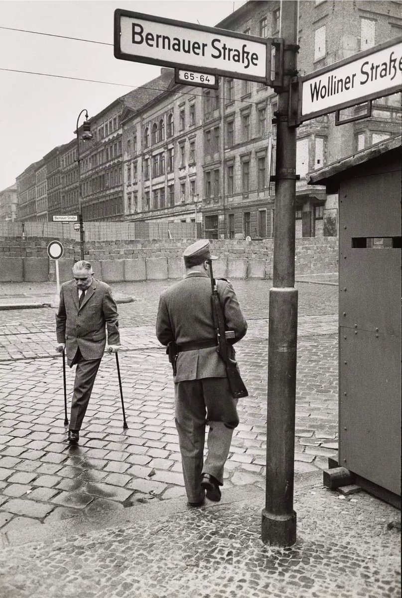 #Berlin Wall, 1962. Photographed by Henri Cartier-Bresson. So many stories in this single image. #History #Germany