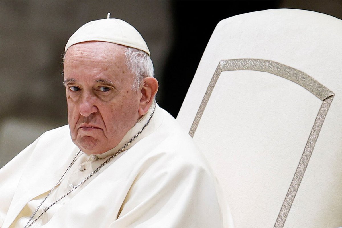 Папа Римский соболезнует семьям погибших при обстреле Белгорода. А Франциск вообще в курсе, что Россия уже третий год насилует Украину?