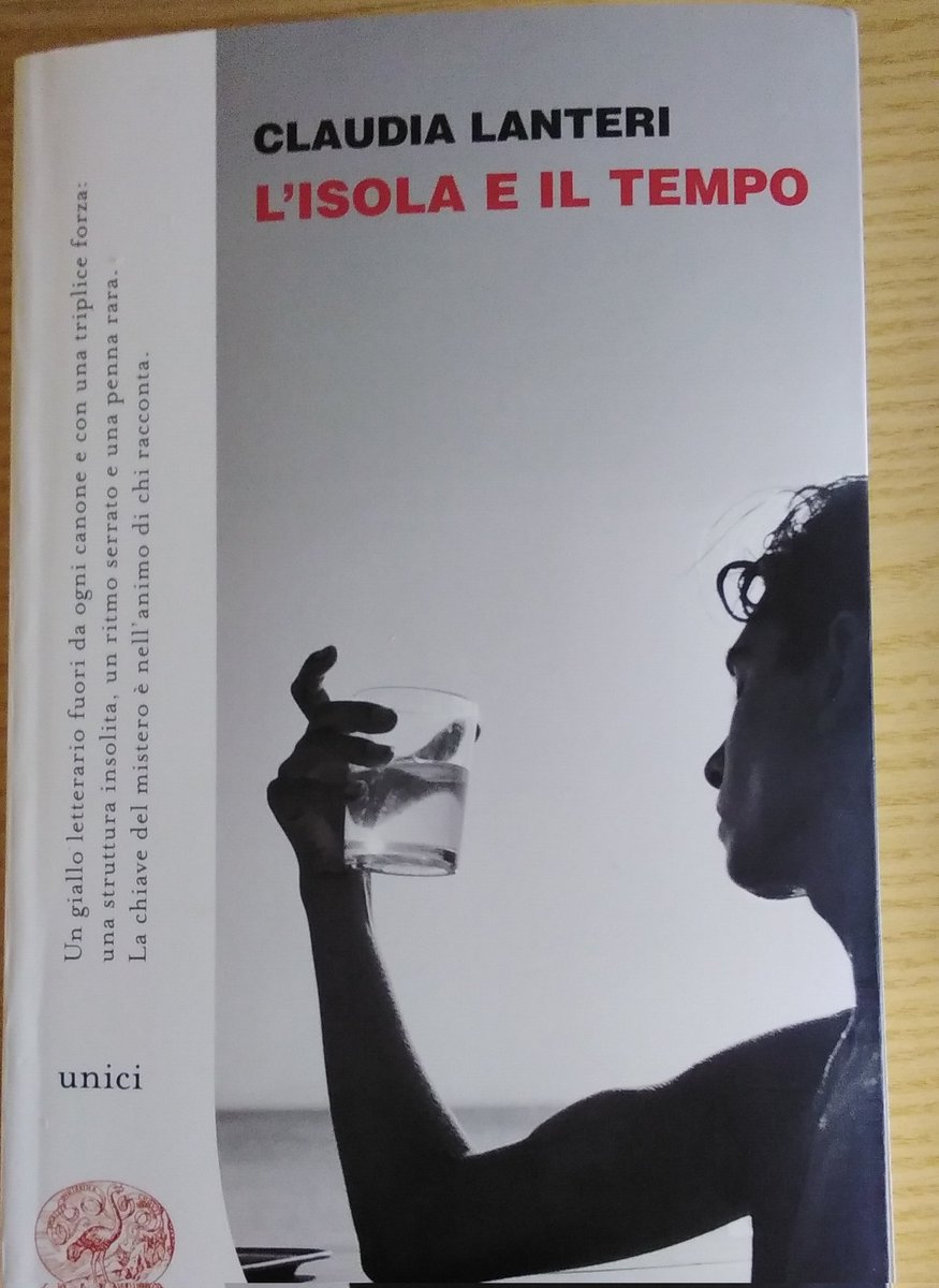 È la natura dell'uomo: fa il male senza accorgersi e senza una ragione.
#LIsolaEilTempo Claudia Lanteri @Einaudieditore