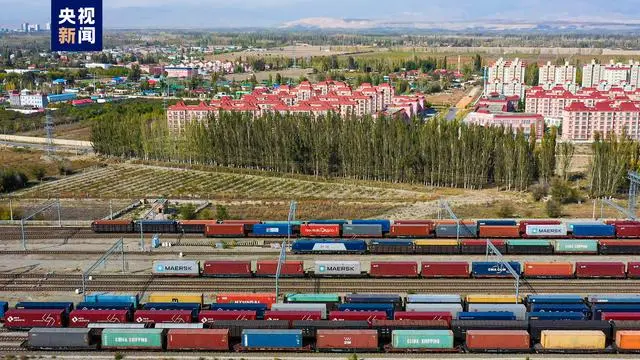 The China-Europe Railway Express operated 6,184 trains from January to April 2024, for an increase of 10% y-o-y, and delivered 675,000 TEUs of goods in the same period, showing an increase of 11% year-on-year. As of the end of April this year, it operated a total of over 89,000…